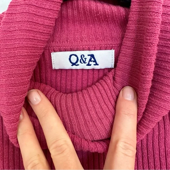 Vintage Q&A Made in Australia Turtleneck - Picture 9 of 13